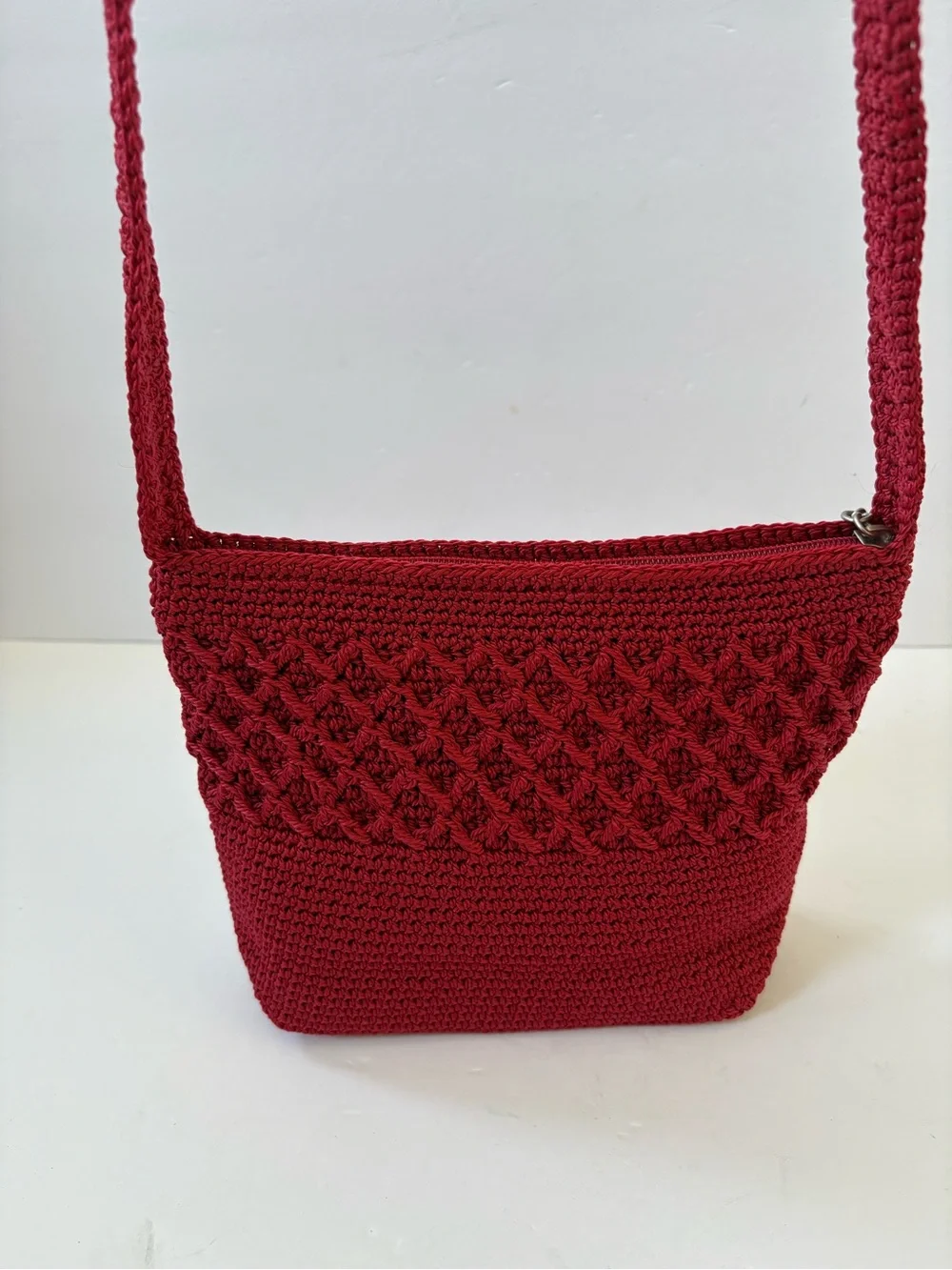 Worthington Crochet Woven Red Crossbody Purse Bag Zip Boho Hippie Diamond Stitch
